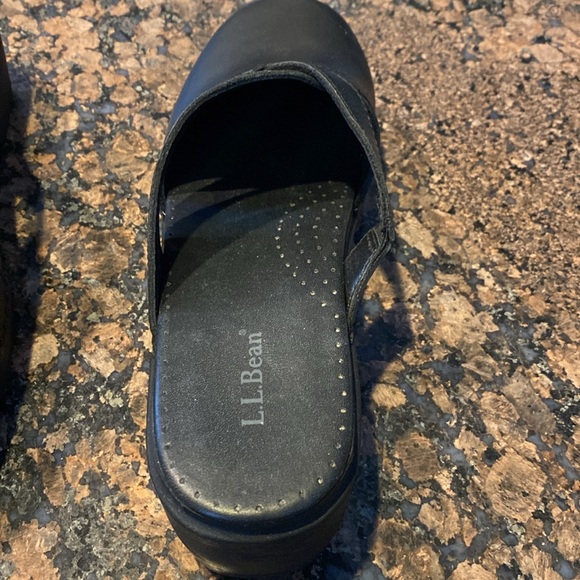 Women’s black L.L. Bean clogs. Never worn! - Picture 2 of 4